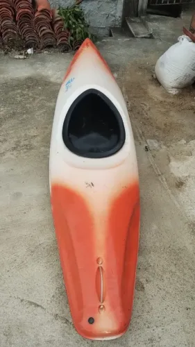 Caiaque semi-novo