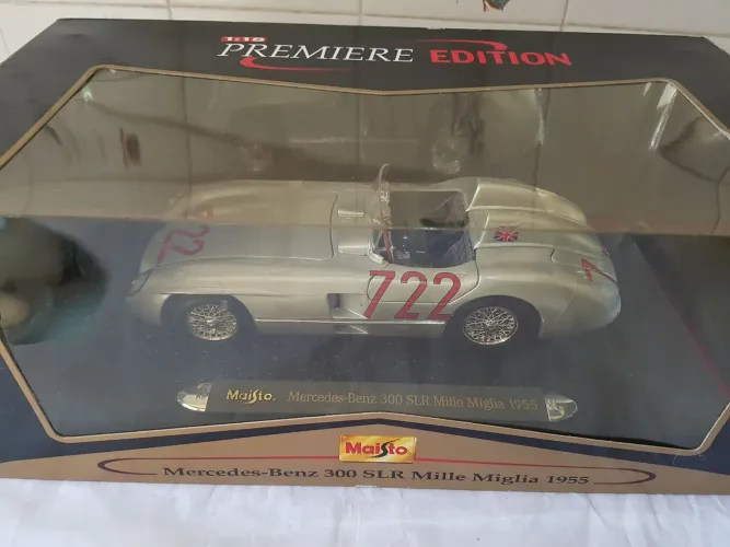 Miniatura 1/18 Mercedes Benz 300 maisto