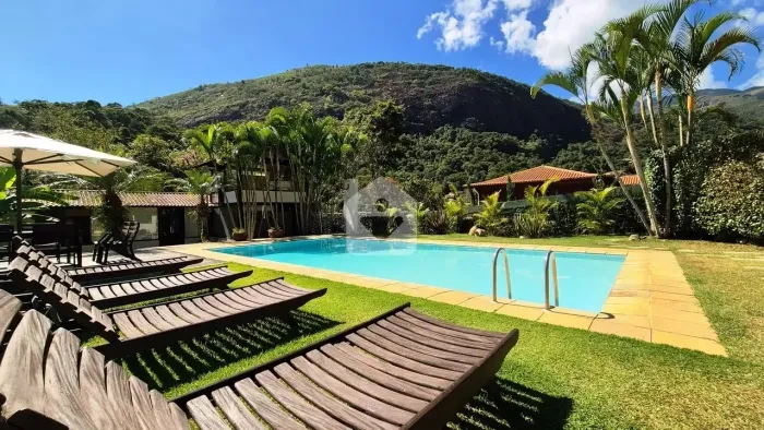 Casa para aluguel com 5 quartos, 2700m² - Itaipava - Petrópolis/RJ