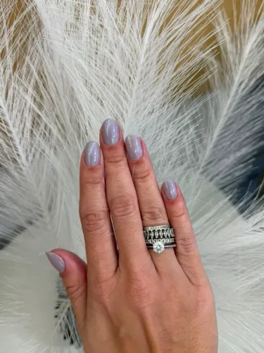 PROCURA-SE MANICURE