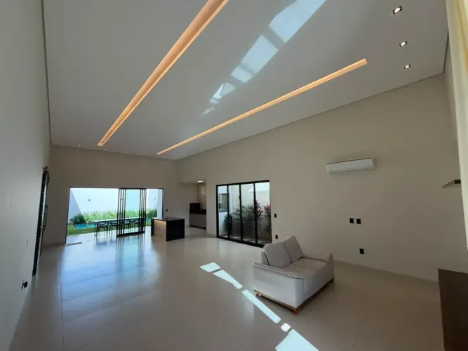CASA DE ALTO PADRÃO | CONDOMÍNIO BOCAINA ARAXÁ/MG