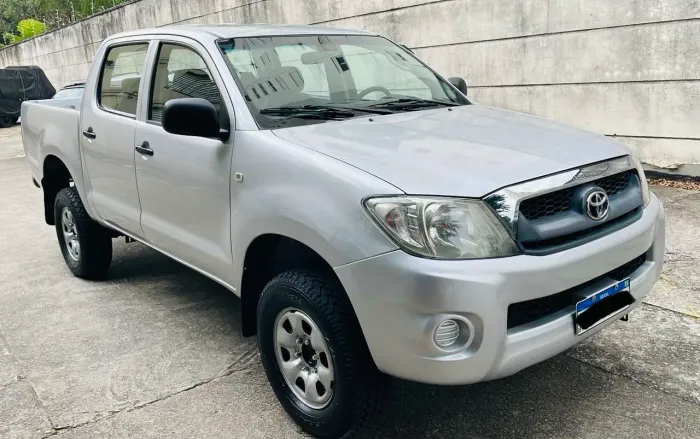 Toyota Hilux CD D4-d 4X2 2.5 16V 102cv TB Dies. 2010