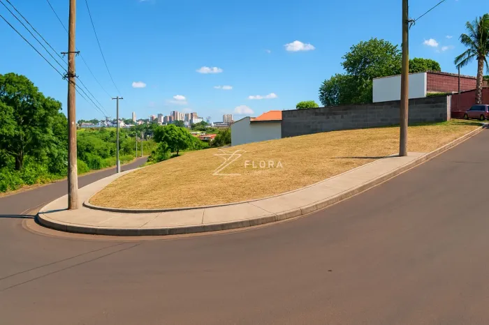 Terrenos à Venda no Parque Manoel de Vasconcelos Sumaré/SP