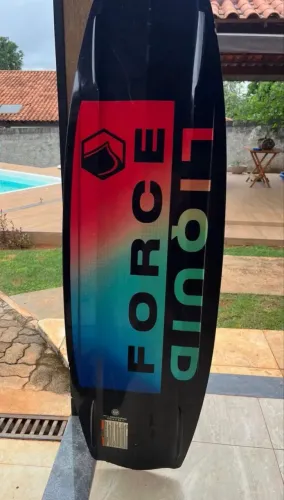 Prancha de wakeboard Liquid Force Tamanho 144 sem Bota
