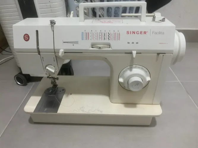 Vendo máquina de costura 