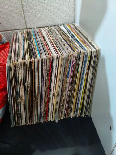 Lote de Discos de Vinil - LPs Nacionais e Internacionais