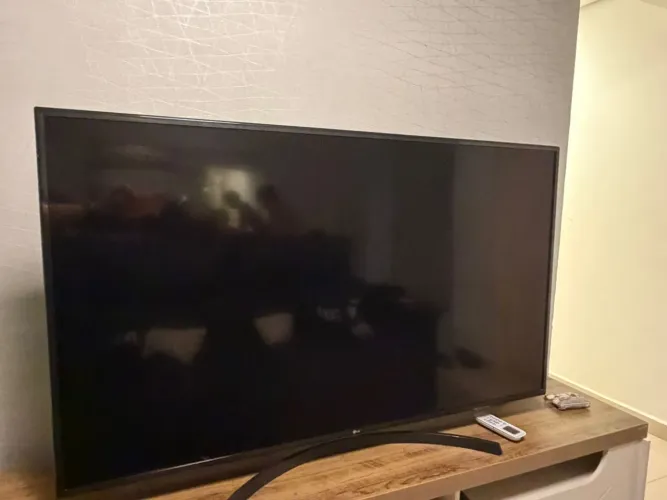 TV LG 60 polegadas ( tela interna trincada ) 