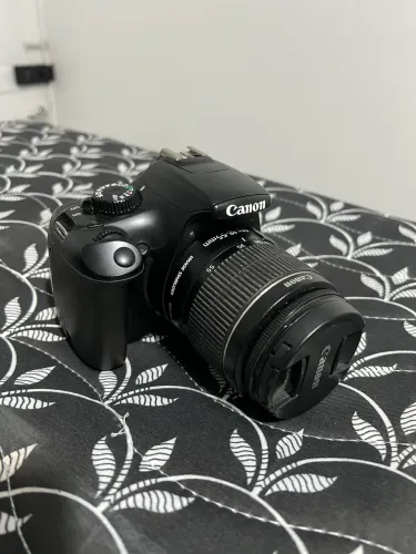 CÂMERA CÂNON T3 COM DUAS LENTES