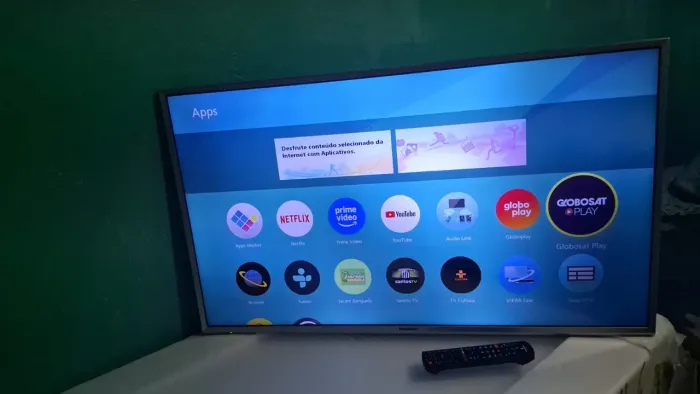 Tv smart Panasonic 43 polegadas com suporte de parede faço entrega