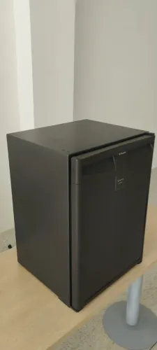 Frigobar Dometic Minibar modelo RH430LD 220V