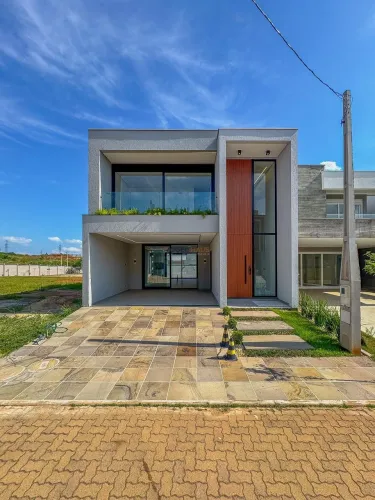 Casa em Condomínio com Portaria 24h em Cachoeirinha - Central Park - Closet, Lareira e Var