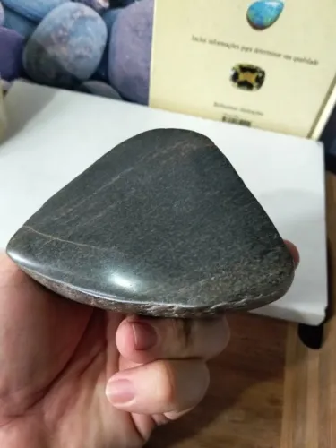 Basalto cinza pedra rio corte polido 780g