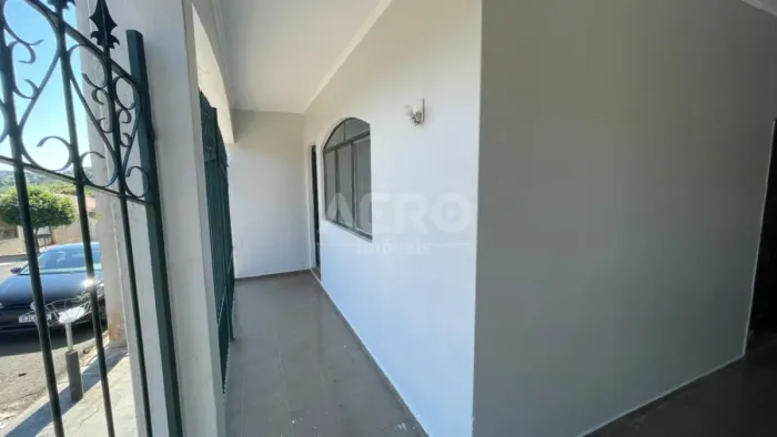 Casa para aluguel com 180 m² e 3 quartos em Piratininga - SP