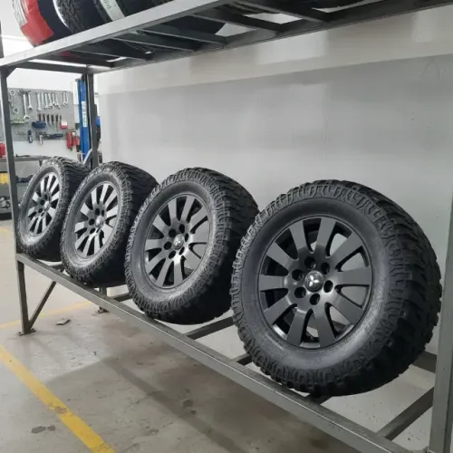 Rodas Aro 18 Mitsubishi Original com Pneus APTANY ECO SENDERO M/T- 33 x 12.5 R18