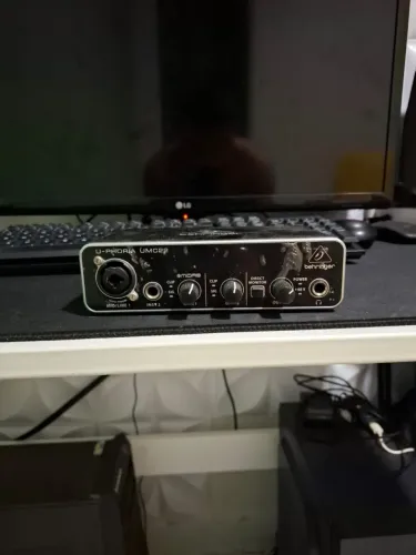 Interface de Audio Behringer U-phoria
