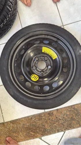 Estepe fino nunca usado 115/70 R16