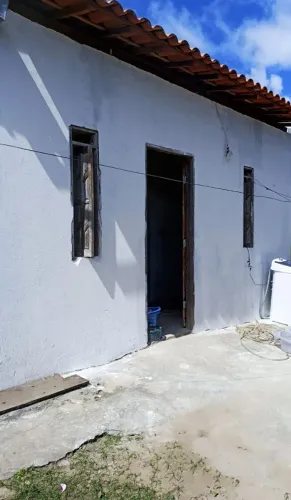 Vendo esta casa no bairro São João grande em feira de Santana *40 vendo ou troco