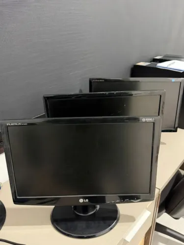 Monitores (1 monitor - 200,00/3 monitores - 550,00)