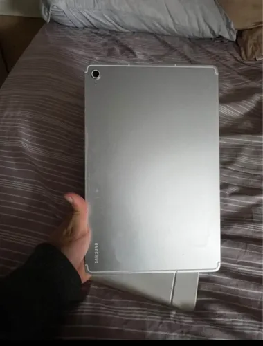tablet samsung S10 FE+
