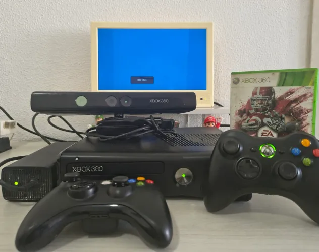 Xbox 360 Slim com defeito