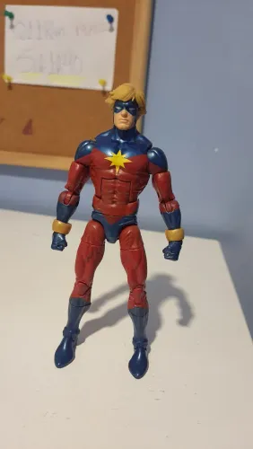 Marvel Legends Capitão Mar-Vell Clássico 