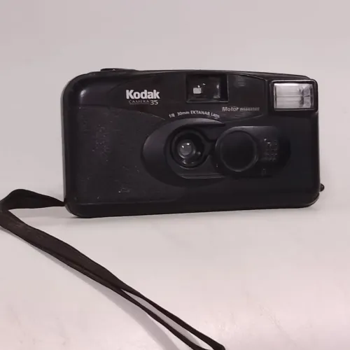Camera kodak 35 f/8 30mm EKTANAR lens KB 20