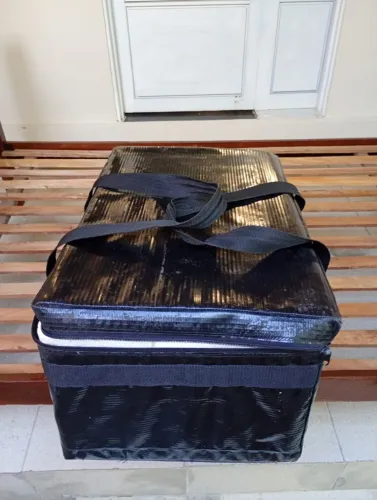 Vendo excelentes caixas de isopor com capa e alça reforçada