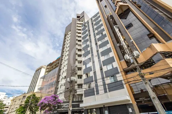 Locação de Apartamentos / Padrão na cidade de Curitiba