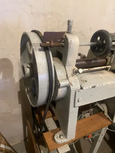 Máquina para courode dividir sola e soleta