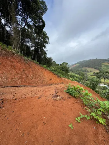Domingos Martins Galo Terreno com casa começada apenas 500 metros do asfalto