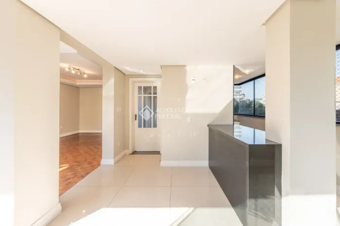 Valência 137.5 m2 - 3 dorm suíte - 2 vagas