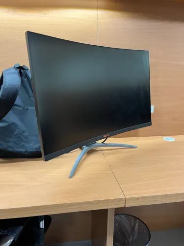 Monitor AGON 31.5? Curva 