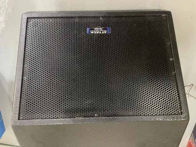 caixa de som retorno de palco attack fm 300