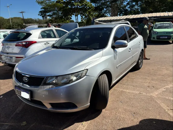 Kia Motors Cerato 1.6 16V Mec. 2011