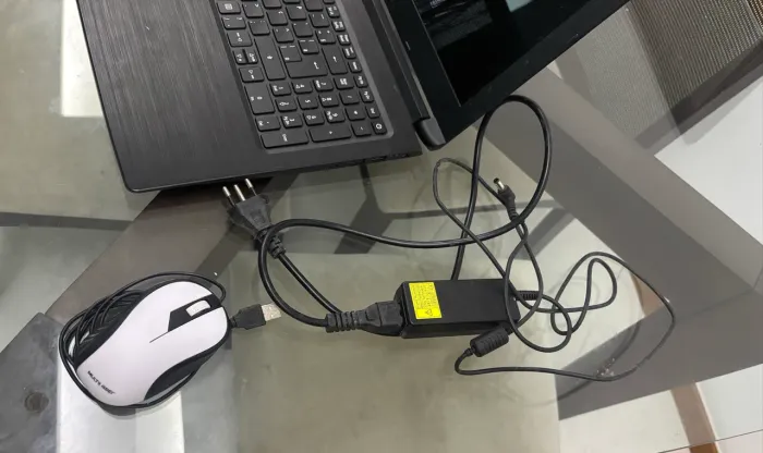 Vendo Laptop ACER 2020 com mouse e carregador