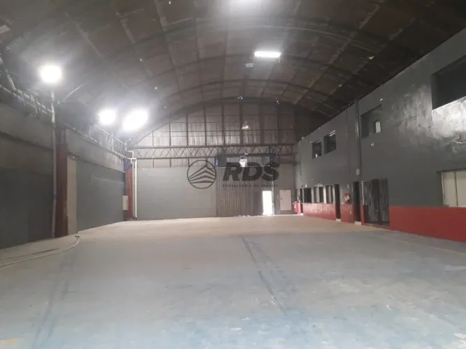 Galpão em Condomínio Industrial.