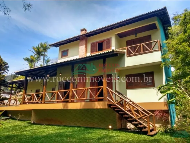 Casa (Padrão), com 6 quartos e 4 banheiros para Aluguel, 1650 m² em Domingos Martins/ES