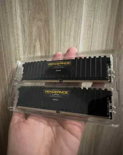 Memória RAM Corsair Vengeance LPX 32GB (2x16GB) DDR4 3200MHz