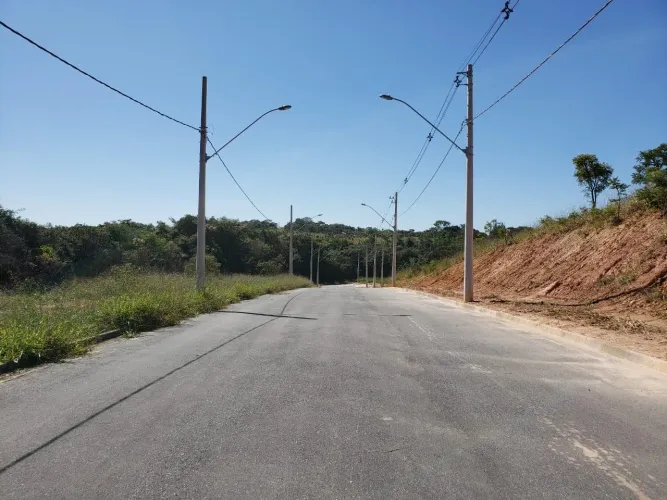 Lote 396m² à Venda - Condomínio Fechado - Esmeraldas, MG
