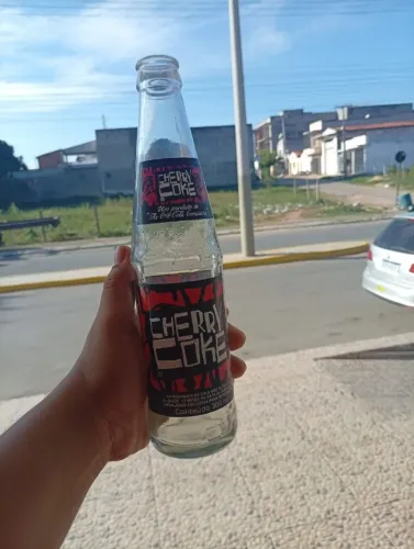 Garrafa De Vidro Cherry Coke 300ml Original Coca-Cola Rara