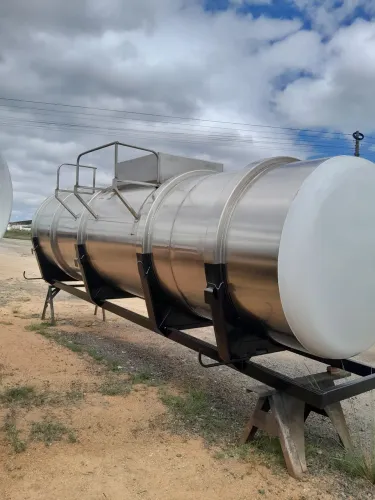 Tanque pipa inox água 10 mil litros pra caminhão toco pronto pra trabalhar