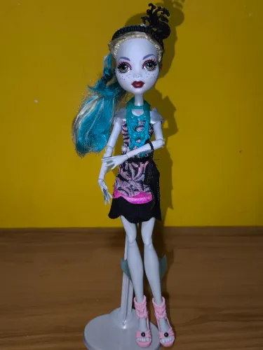 Monster High "Light Off". Assustador Lagoona BLUE. 
