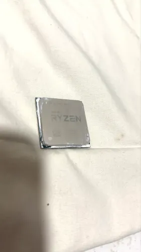 Processador gamer AMD Ryzen 5 3600 100-100000031BOX de 6 núcleos e 4.2GHz de frequência