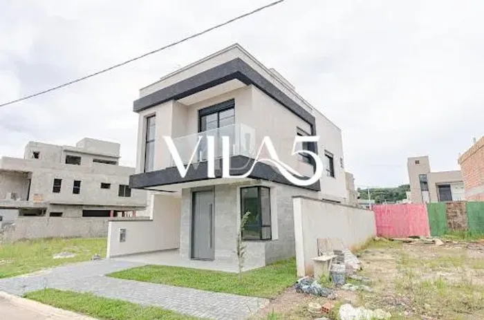 Casa com 3 suítes Pronta para morar em Condomínio Clube no Santa Cândida