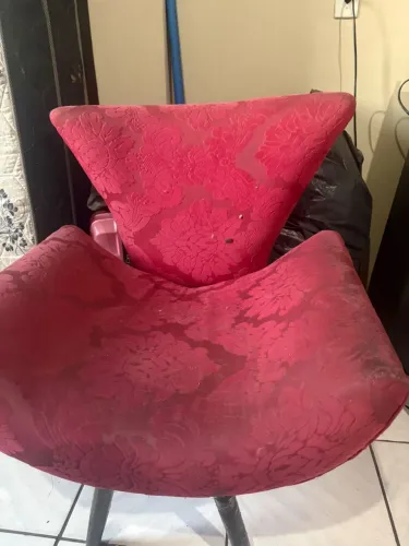 2 Poltronas Vermelhas ,Só Ajustar Parafuso