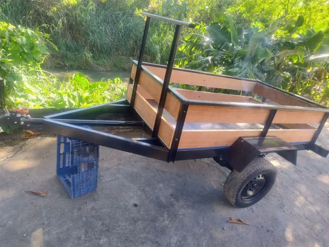 Vende-se Carretinhas Modelo Fazendinha 2x1,15 nova, reforçada Rj