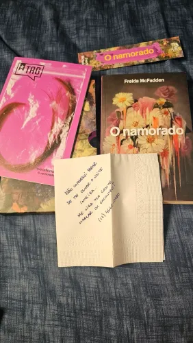O Namorado - Freida McFadden - Tag Livros