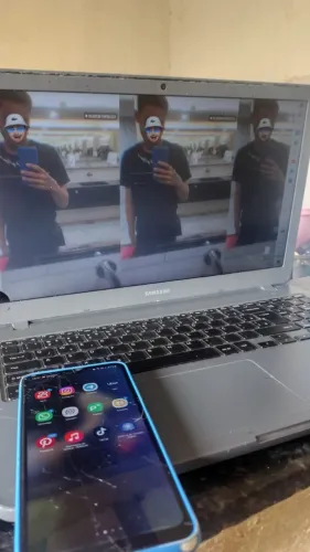Celular e notebook