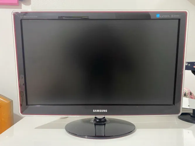 Televisão/monitor Samsung 24 polegadas (acompanha conversor digital)