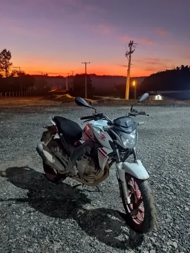 Moto cb Twister 250cc cbs 2022